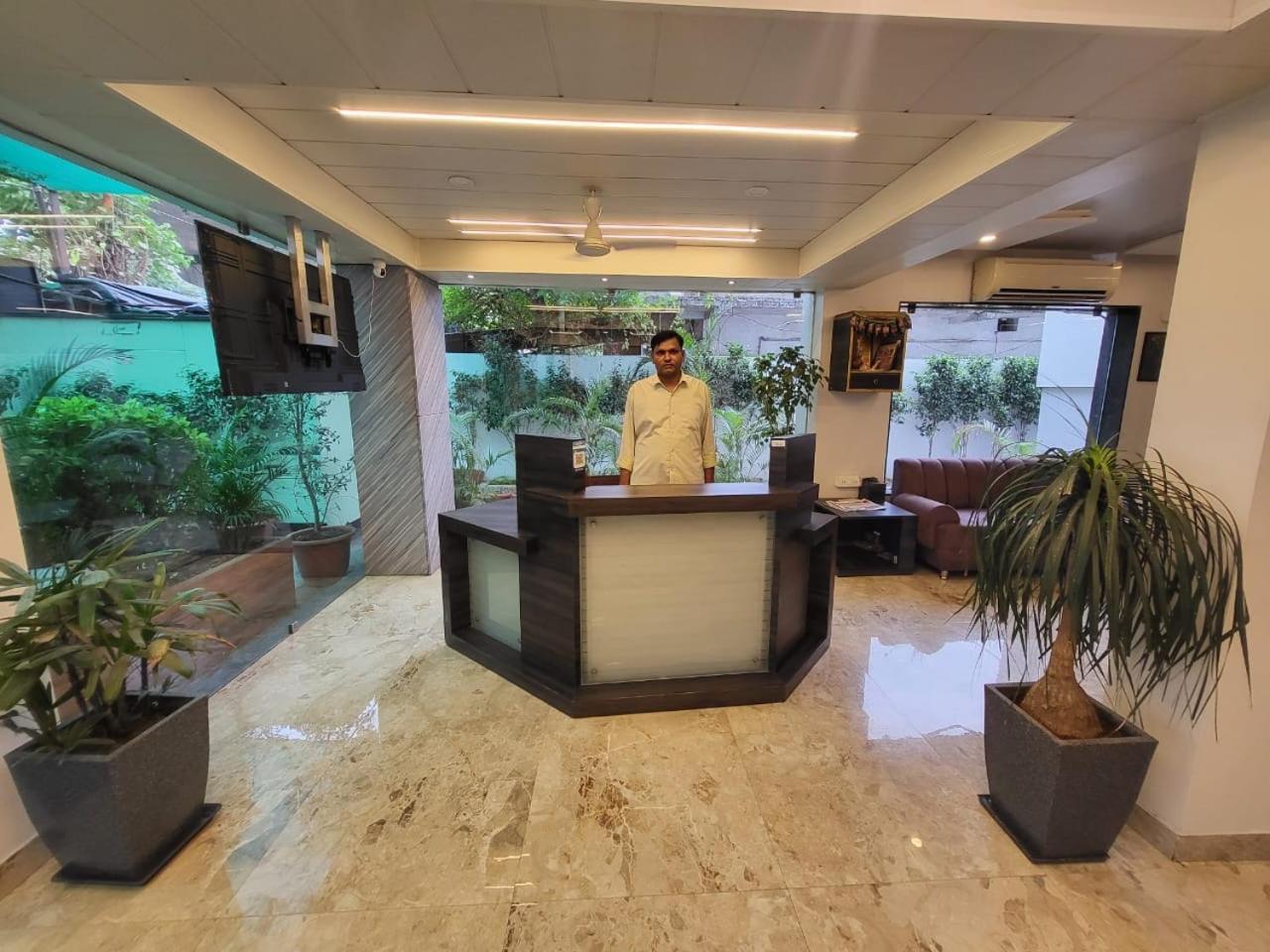 Hotel Nirvana Residency ناغبور المظهر الخارجي الصورة